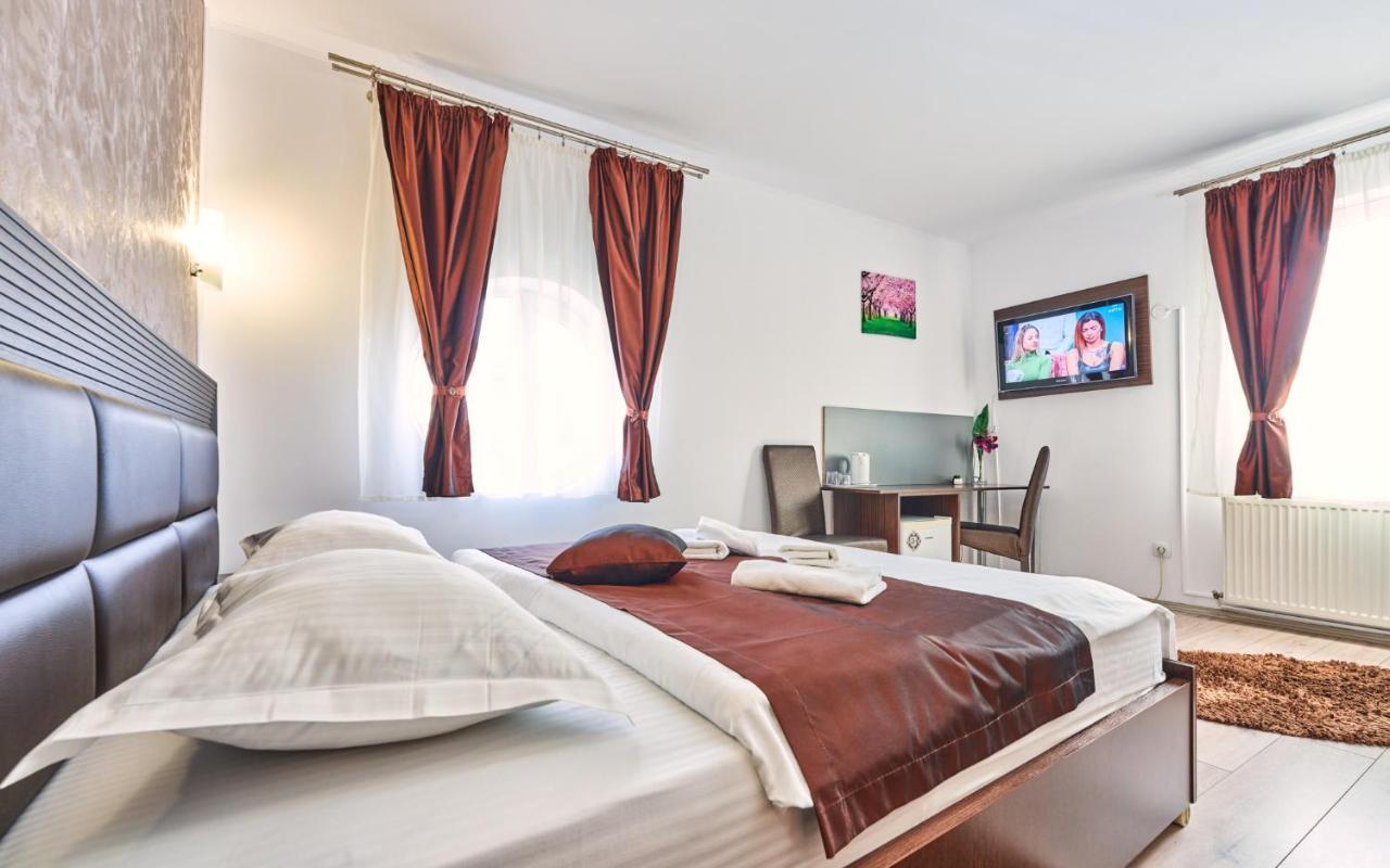 Pension Mora Cluj-Napoca Luaran gambar