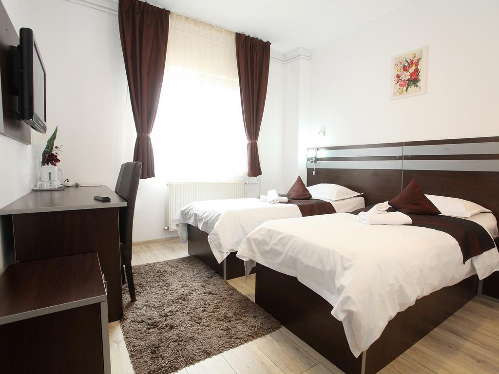 Pension Mora Cluj-Napoca Luaran gambar